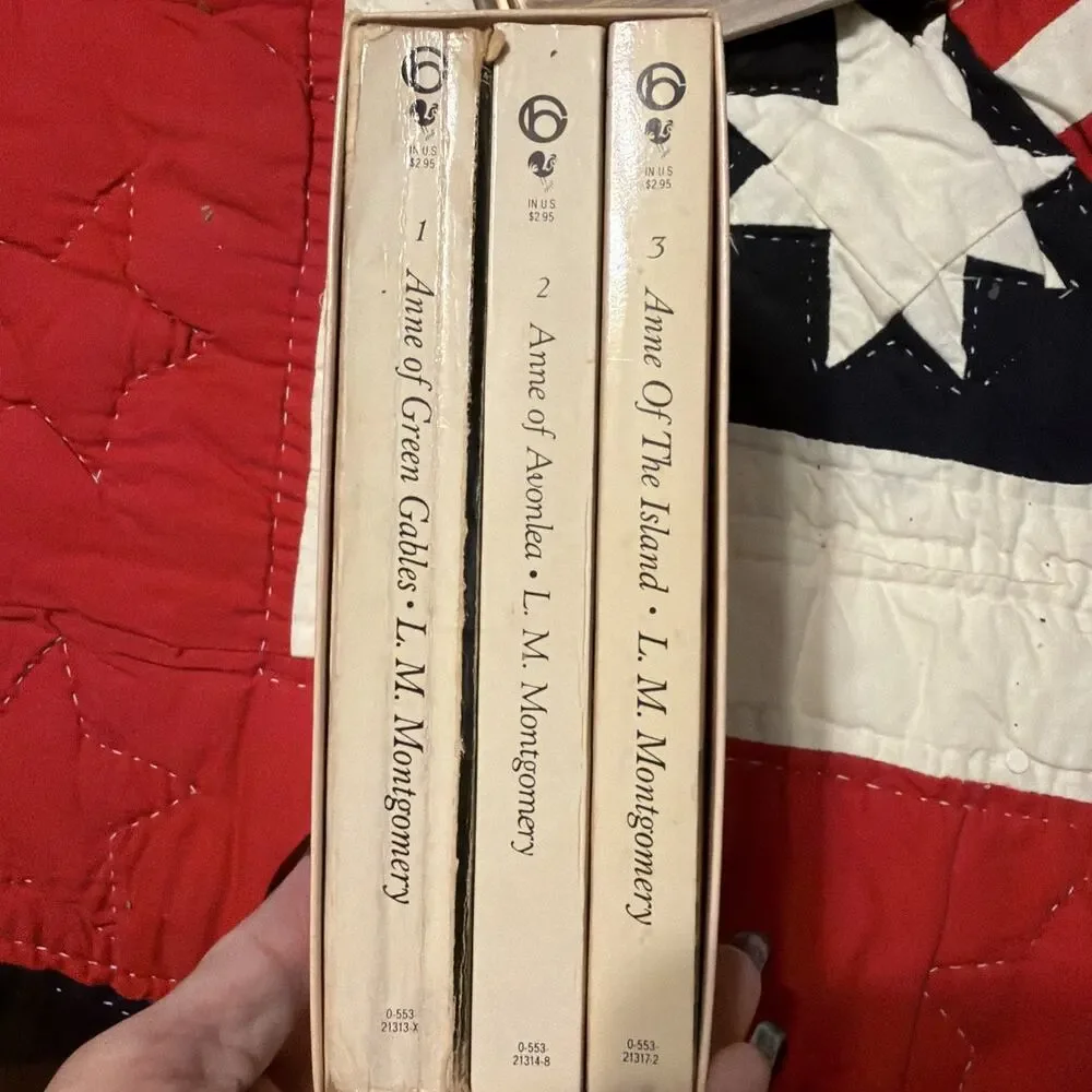 Vintage 1980's Anne of Green Gables‎ Three Novels Boxed Book Set 1 2 3